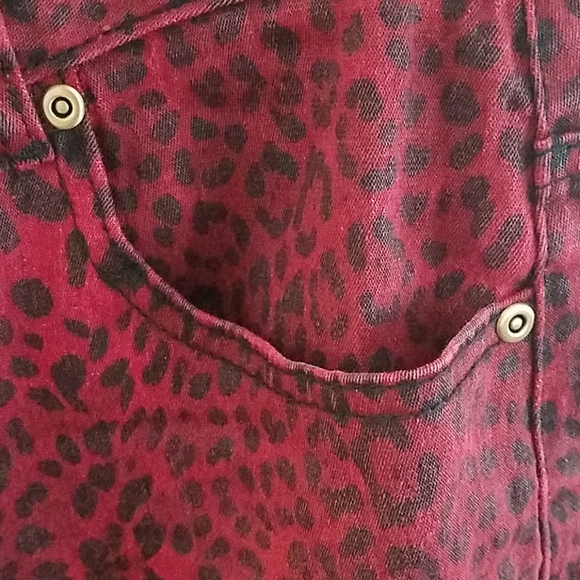 Red Leppard Print Jeans - Picture 6 of 7